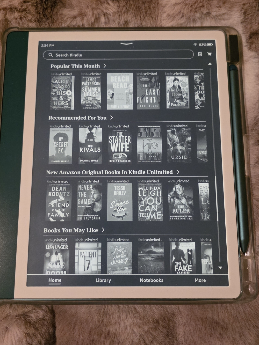 2024 Amazon Kindle Scribe eReader with 3 Protective Covers - Picture 3 of 7